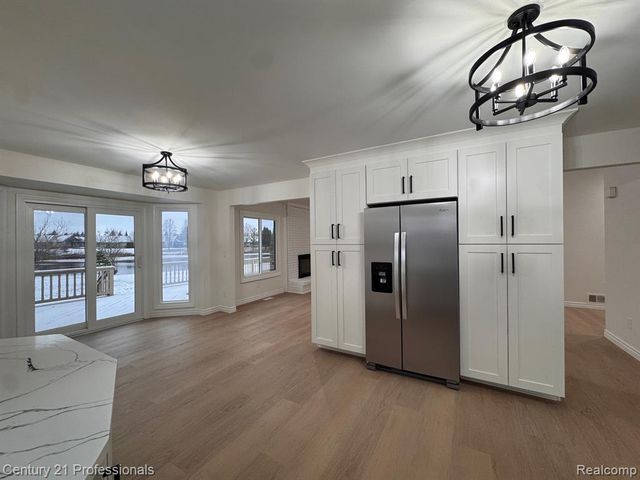 2633 Marlbank Drive, Sterling Heights, MI 48310