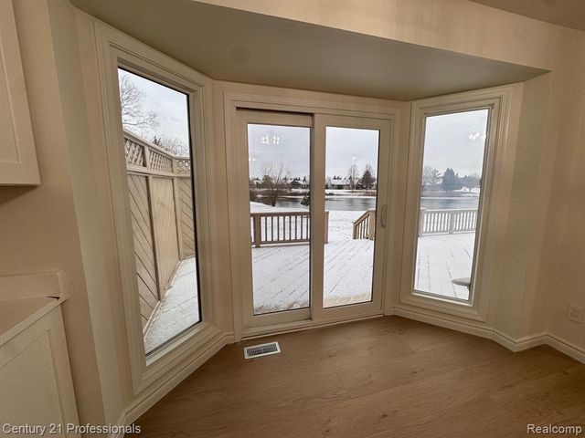 2633 Marlbank Drive, Sterling Heights, MI 48310