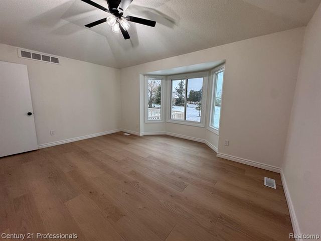 2633 Marlbank Drive, Sterling Heights, MI 48310