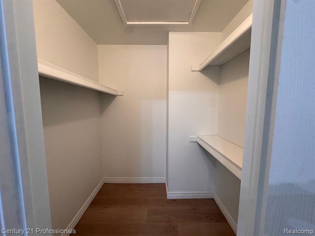 2633 Marlbank Drive, Sterling Heights, MI 48310