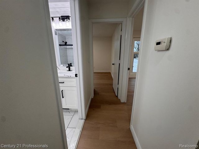 2633 Marlbank Drive, Sterling Heights, MI 48310