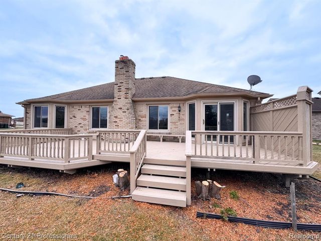 2633 Marlbank Drive, Sterling Heights, MI 48310