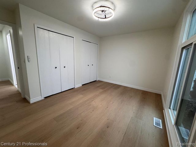 2633 Marlbank Drive, Sterling Heights, MI 48310