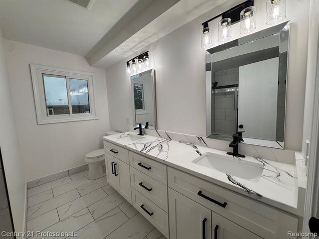 2633 Marlbank Drive, Sterling Heights, MI 48310