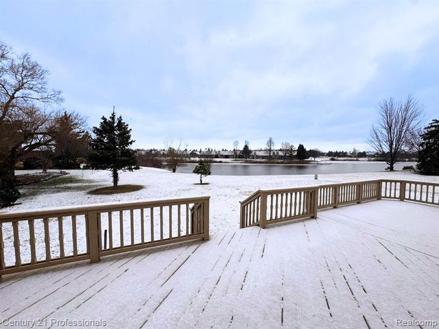 2633 Marlbank Drive, Sterling Heights, MI 48310