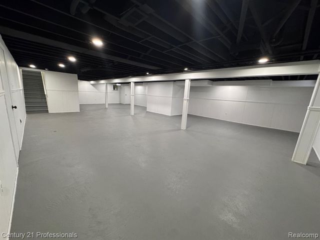 2633 Marlbank Drive, Sterling Heights, MI 48310