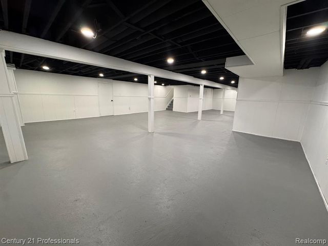 2633 Marlbank Drive, Sterling Heights, MI 48310