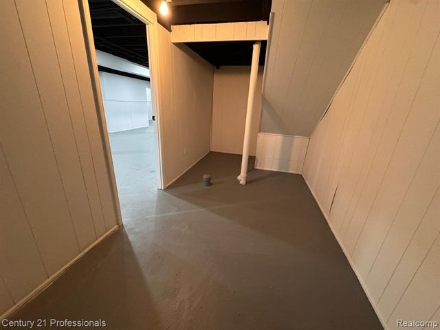 2633 Marlbank Drive, Sterling Heights, MI 48310