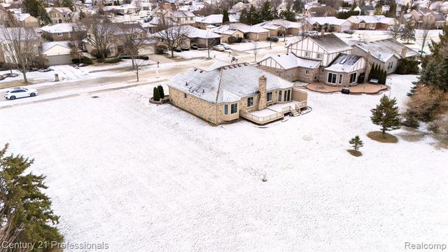 2633 Marlbank Drive, Sterling Heights, MI 48310