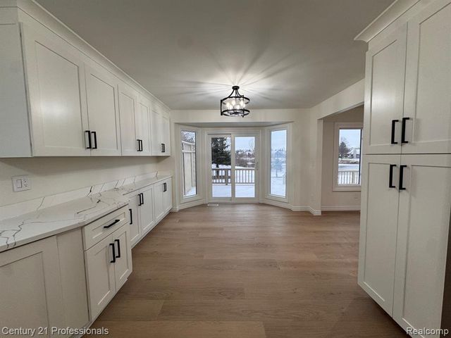 2633 Marlbank Drive, Sterling Heights, MI 48310