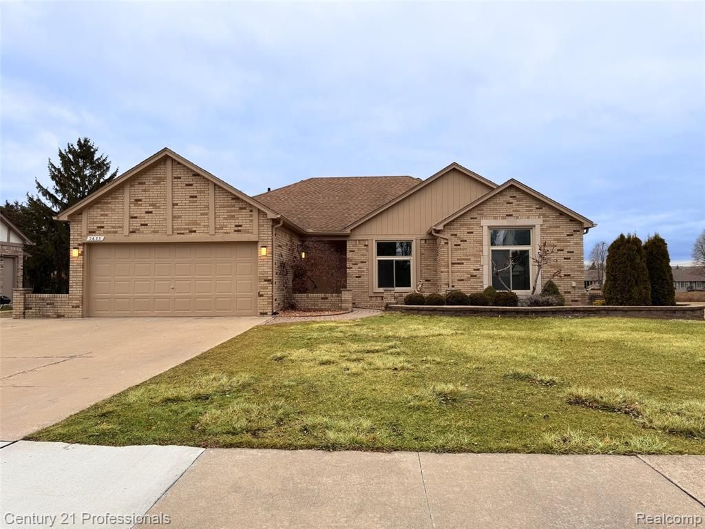 2633 Marlbank Drive, Sterling Heights, MI 48310