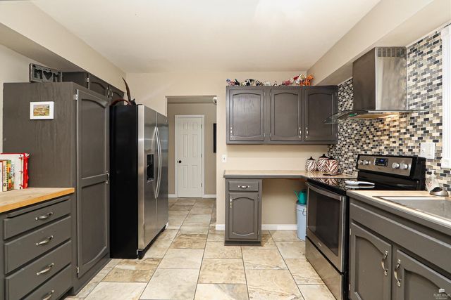 3214 Buffalo Road, Manhattan, KS 66503