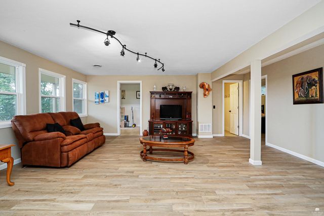 3214 Buffalo Road, Manhattan, KS 66503