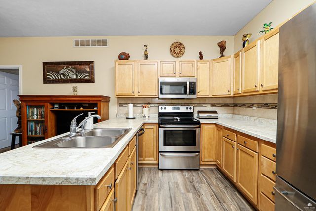 3214 Buffalo Road, Manhattan, KS 66503