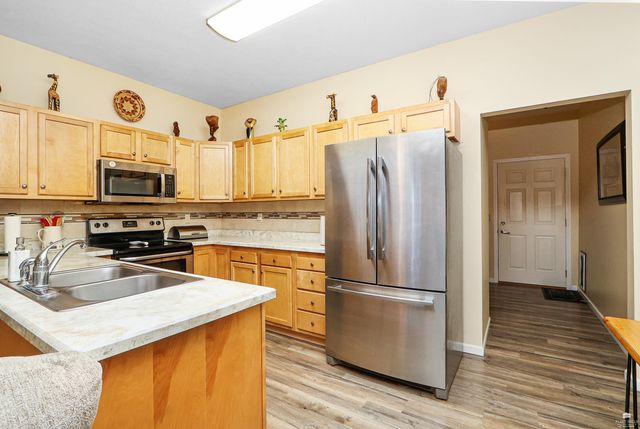 3214 Buffalo Road, Manhattan, KS 66503