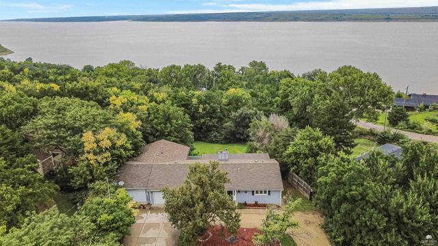 3214 Buffalo Road, Manhattan, KS 66503