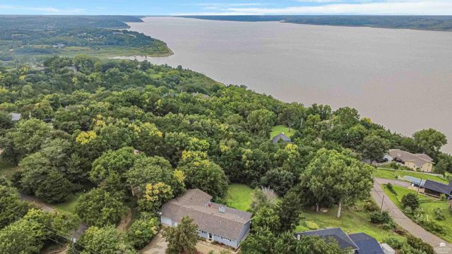 3214 Buffalo Road, Manhattan, KS 66503