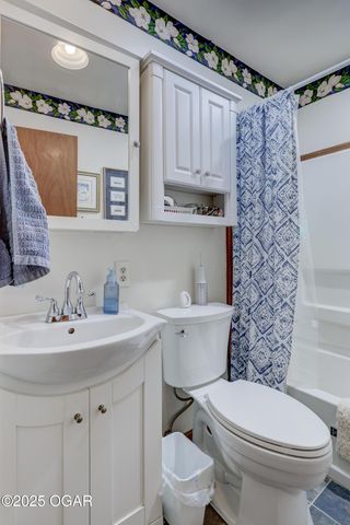 1121 Ash Street, Carthage, MO 64836