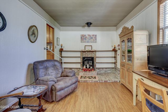 1121 Ash Street, Carthage, MO 64836