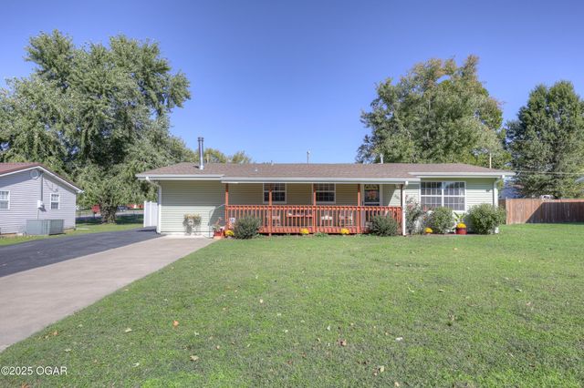 1121 Ash Street, Carthage, MO 64836