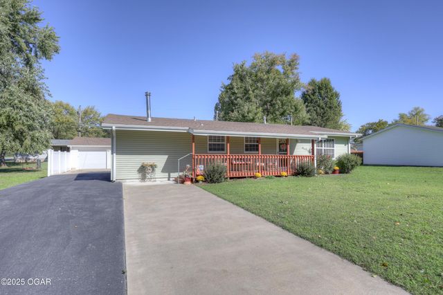 1121 Ash Street, Carthage, MO 64836