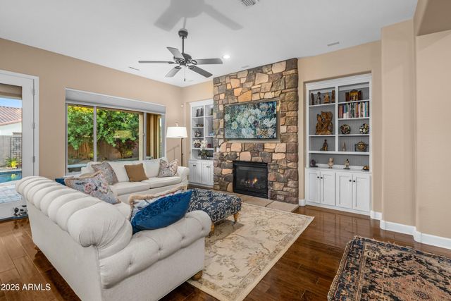 3738 E RIOPELLE Avenue, Gilbert, AZ 85298