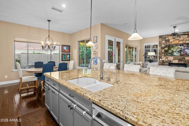 3738 E RIOPELLE Avenue, Gilbert, AZ 85298