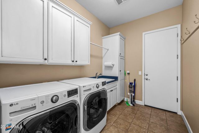 3738 E RIOPELLE Avenue, Gilbert, AZ 85298