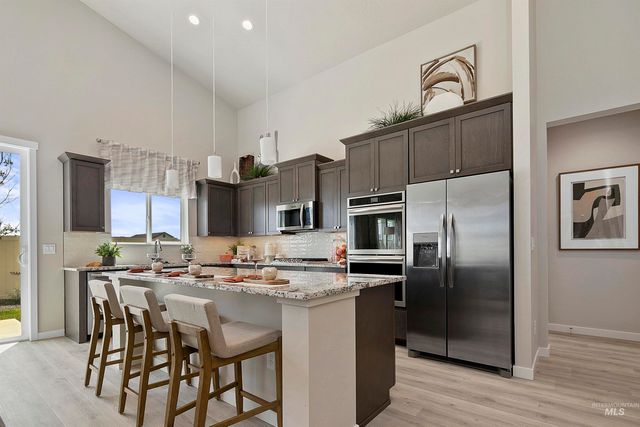 7795 E Meriwether Dr, Nampa, ID 83687