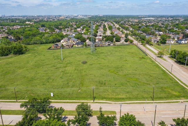 908 Polo Road, Grand Prairie, TX 75052