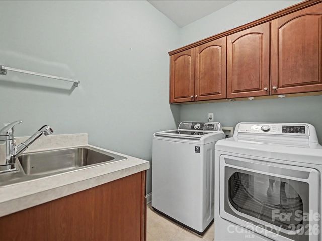 108 Braxton Gate Court, Mount Holly, NC 28120