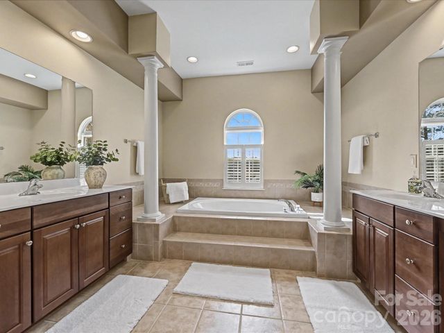 108 Braxton Gate Court, Mount Holly, NC 28120