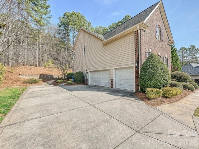 108 Braxton Gate Court, Mount Holly, NC 28120