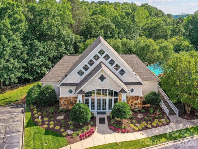 108 Braxton Gate Court, Mount Holly, NC 28120