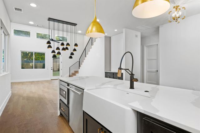 407 El Paso ST, Austin, TX 78704