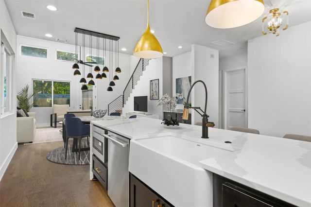 407 El Paso ST, Austin, TX 78704