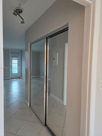 441 Collins Ave 19, Miami Beach, FL 33139