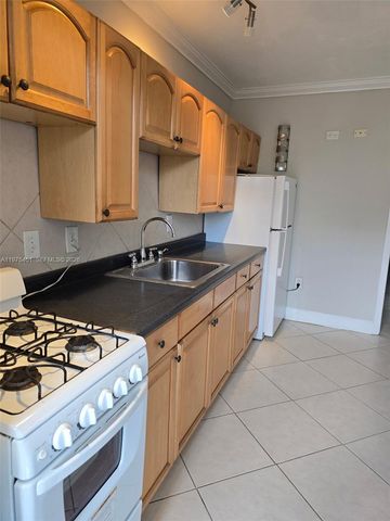 441 Collins Ave 19, Miami Beach, FL 33139