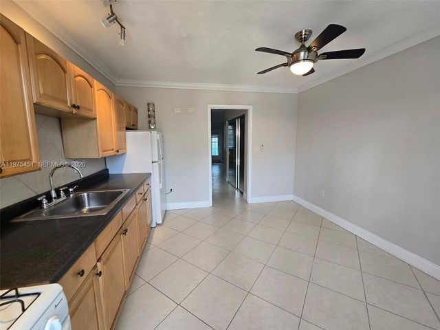 441 Collins Ave 19, Miami Beach, FL 33139