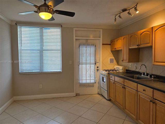 441 Collins Ave 19, Miami Beach, FL 33139