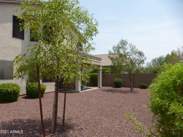 1042 N MOCCASIN Trail, Gilbert, AZ 85234