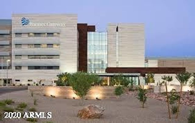 1042 N MOCCASIN Trail, Gilbert, AZ 85234