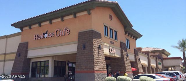 1042 N MOCCASIN Trail, Gilbert, AZ 85234