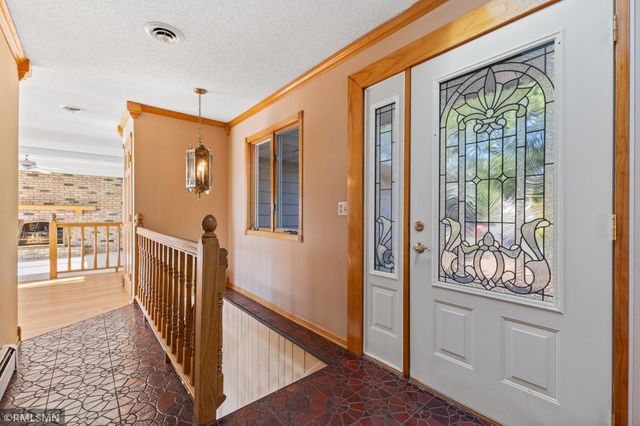 998 Kohlman Court, Maplewood, MN 55109