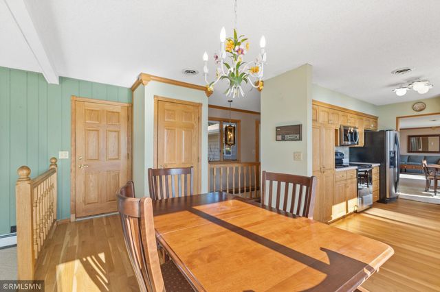 998 Kohlman Court, Maplewood, MN 55109