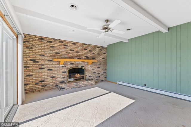 998 Kohlman Court, Maplewood, MN 55109