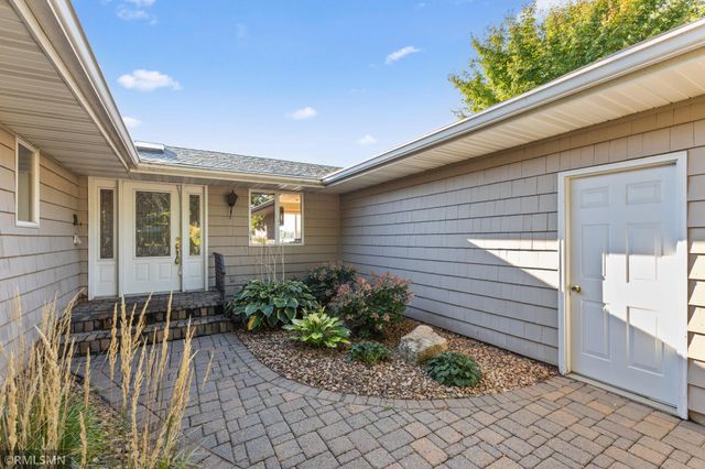 998 Kohlman Court, Maplewood, MN 55109