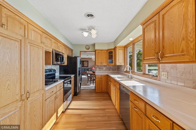 998 Kohlman Court, Maplewood, MN 55109