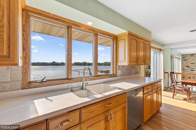 998 Kohlman Court, Maplewood, MN 55109