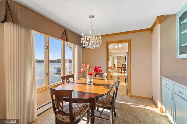 998 Kohlman Court, Maplewood, MN 55109